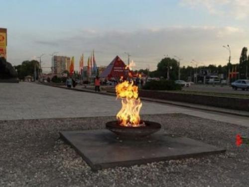 Воронеж 4 Вечный огонь Памятник Славы.jpg