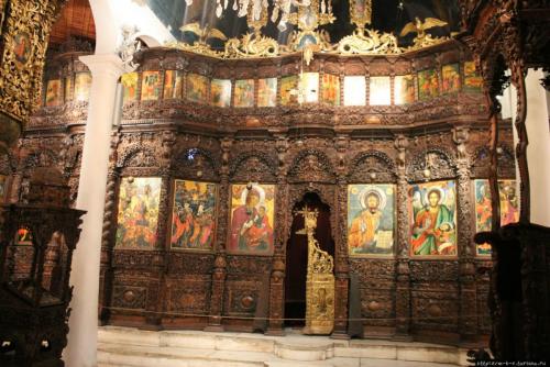 IMG_8415 Резной ореховый иконостас в церкви Свети Спас.jpg