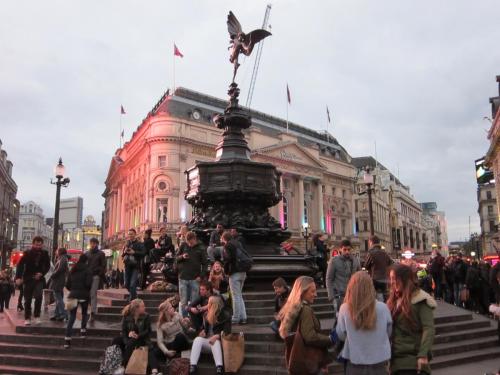 Тусовочное настроение на Пикадилли.JPG