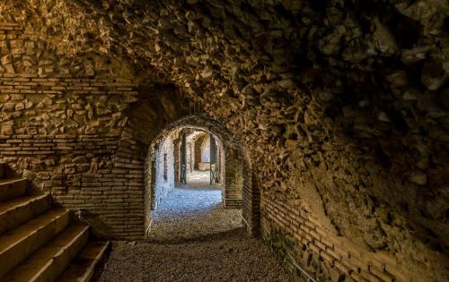 Албания Дуррес подземная часть амфитеатра 2.jpg