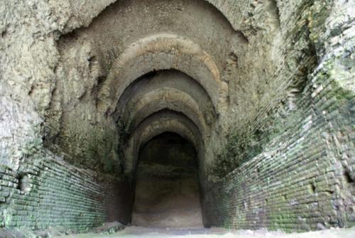 Албания Дуррес подземная часть амфитеатра 3.jpg