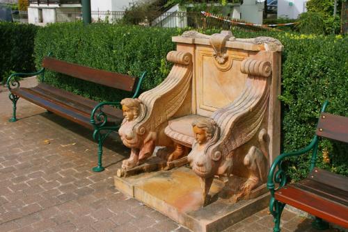 17.09.1227а. Каждый гость сам определяет свой статус..jpg