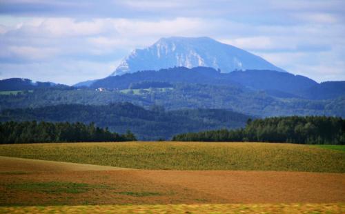 17.09.0902а. Живописные панорамы, открывающиеся из окна автобуса..jpg