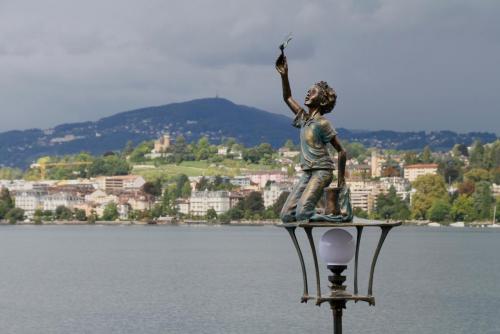 17.09.4614а. Скульптура - это музыка, которую можно услышать глазами и сыграть кончиками пальцев..jpg