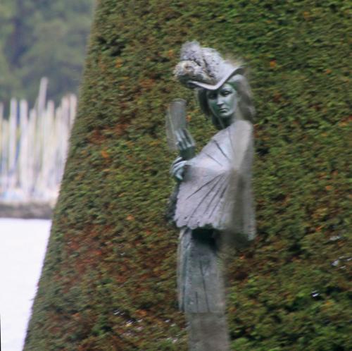 17.09.5045а. Памятник Сиси (Элизабет - жена Франца Иосифа I)..jpg