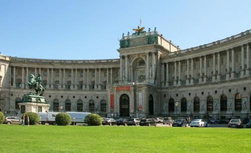 17.09.0523а. Хофбург - резиденция императора..jpg