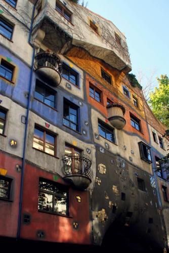 17.09.0487а. Дом Хундертвассера..jpg