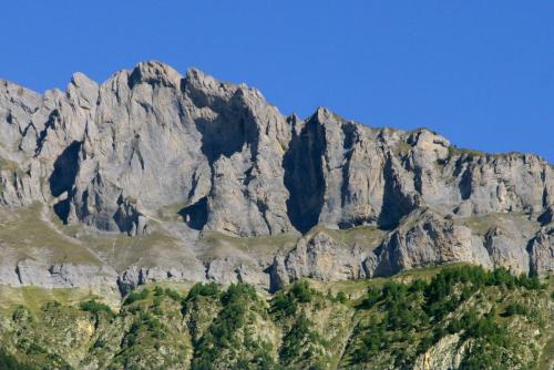 17.09.6341а. Скалы в долине реки Роны..jpg