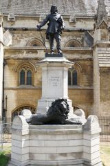 3347.Лондон.Памятник Оливеру Кромвелю (statue Of Oliver Cromwell)