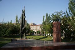 4650.Ереван.Памятник Егише Чаренцу