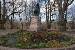 07983.Таллин.Линдамяги.Памятник Линде