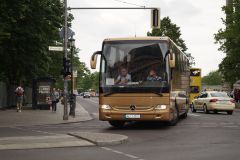 Наш автобус на улице Берлина