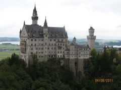 Баварский замок Нойшванштейн.