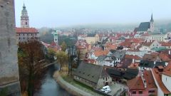 По югу Чехии. Чешский Крумлов. Панорама города из дворцового парка.